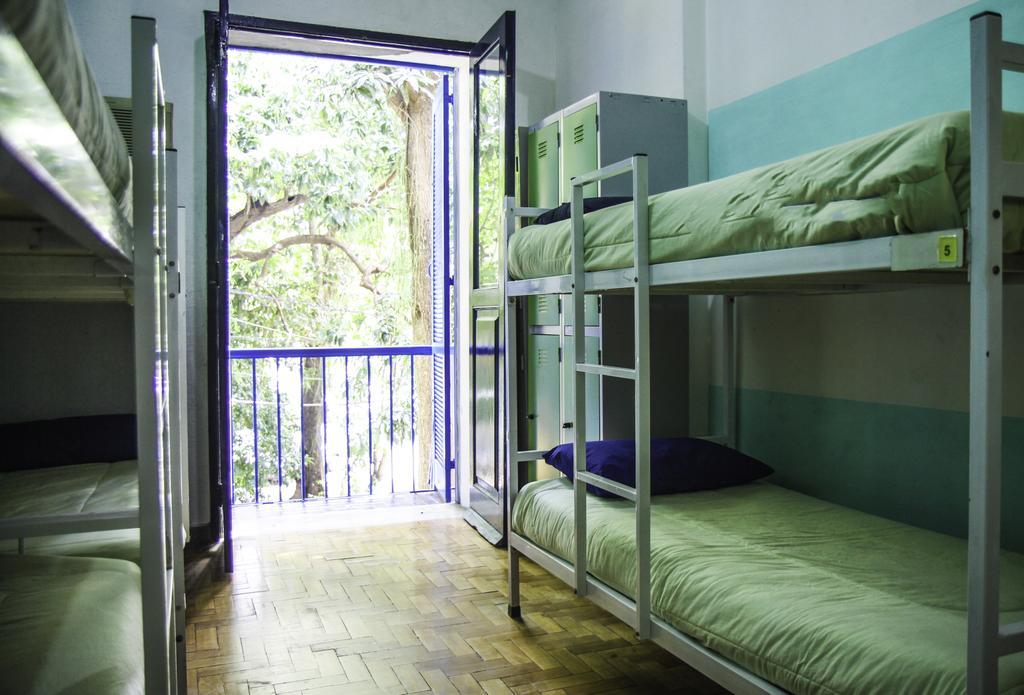 Vila Carioca Hostal *